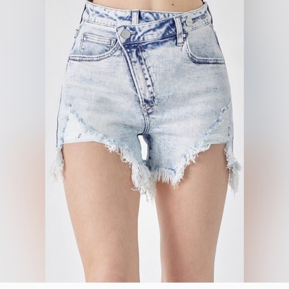 Risen jean shorts womens size Small cross over distressed hem acid wash RDS6004 - Picture 2 of 7